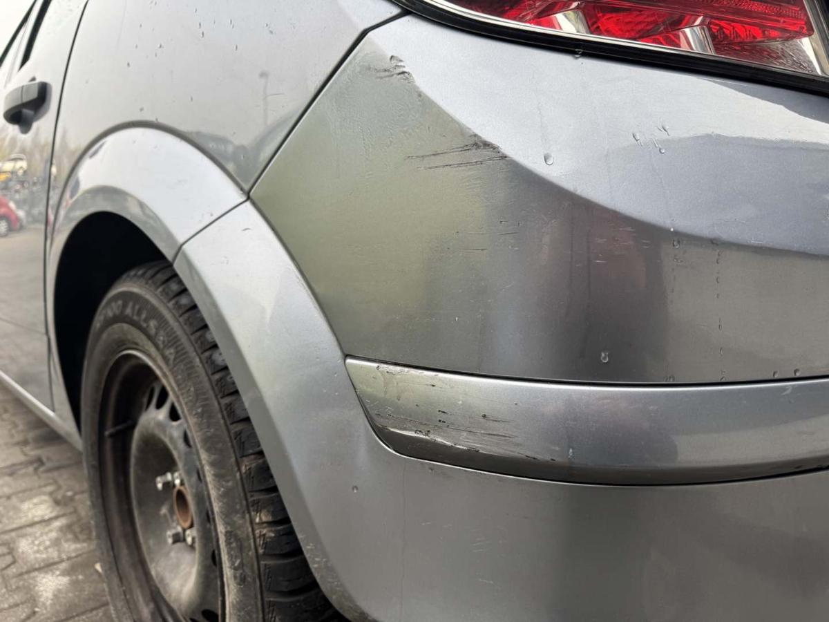 Opel Astra H original Sto&szlig;stange Stossf&auml;nger hinten Z163 Lichtsilber Flie&szlig;heck Facelifzt Bj.2009